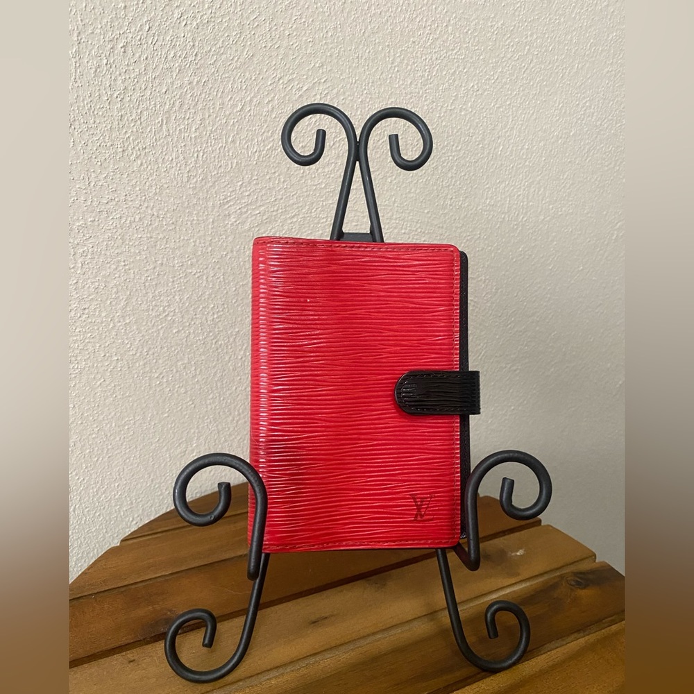 Authentic Louis Vuitton Epi agenda PM day planner plus unbranded paper included